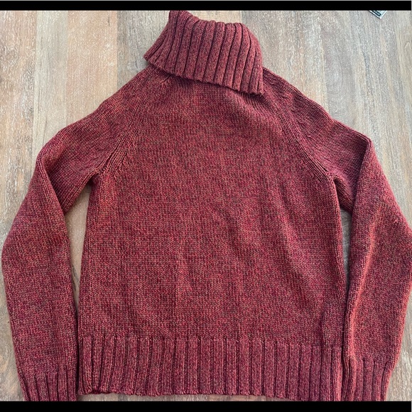 Beautiful Merino wool sweater. This item is reposhed - Picture 1 of 3